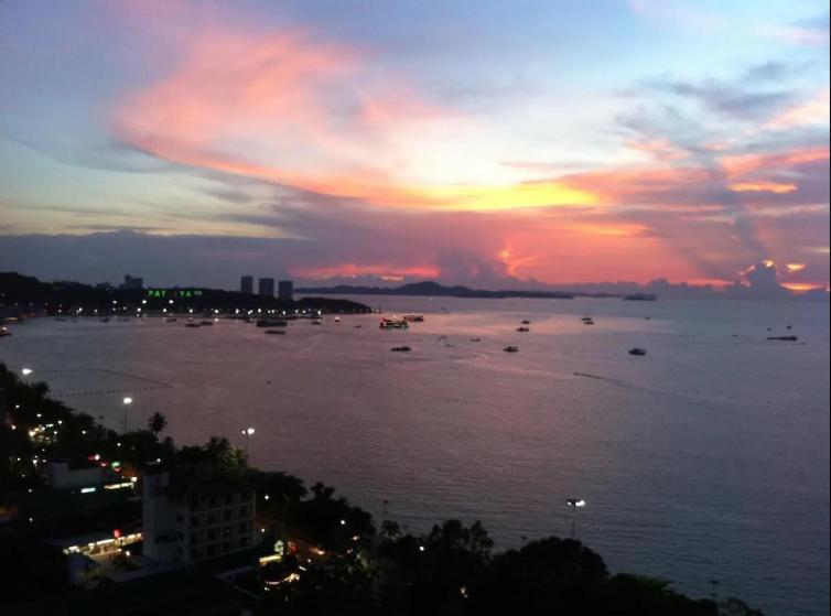 Apartmán Great Location With Infinity Pool - Central Pattaya Exteriér fotografie